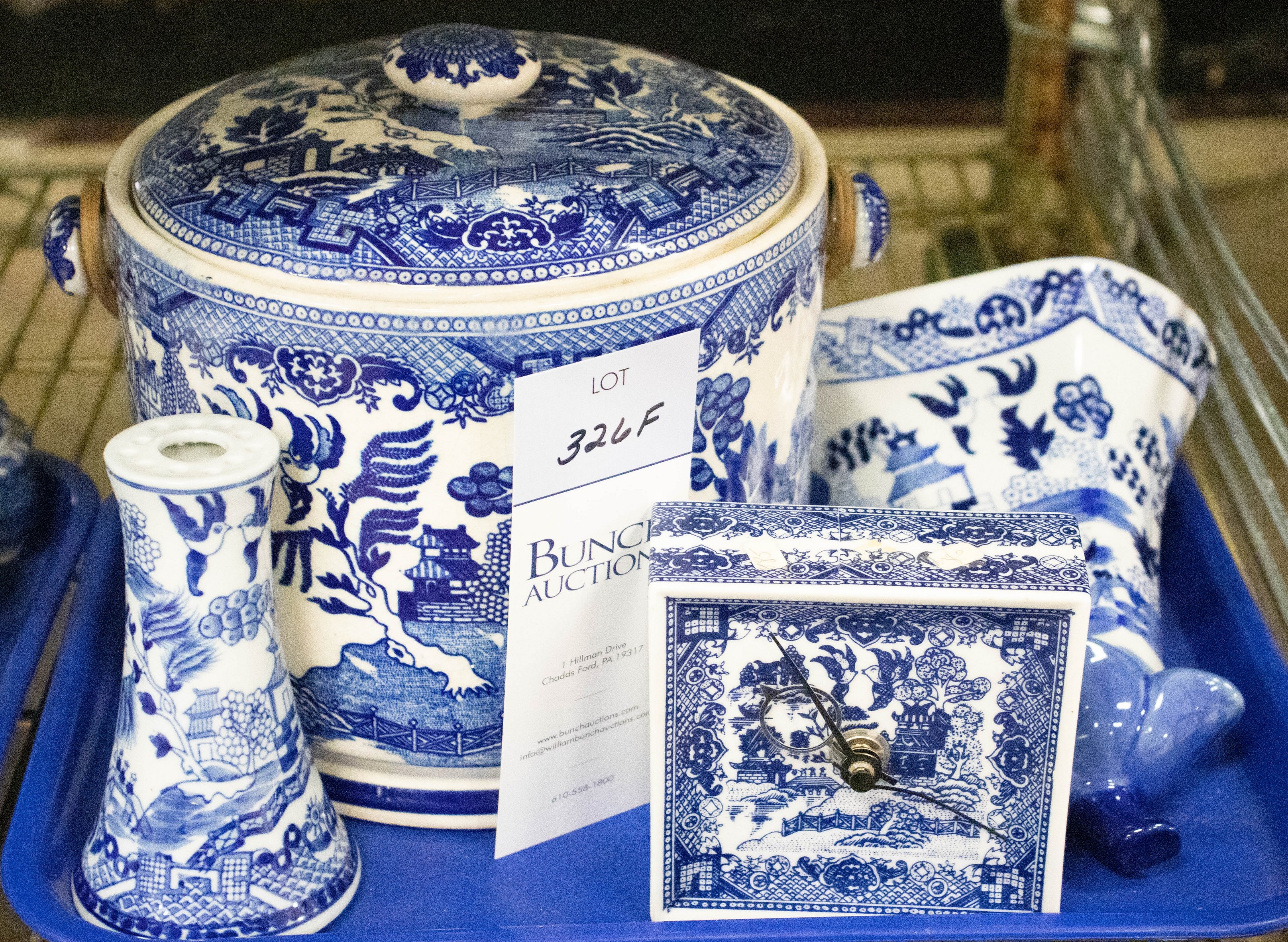 (4) Blue Willow porcelain items,