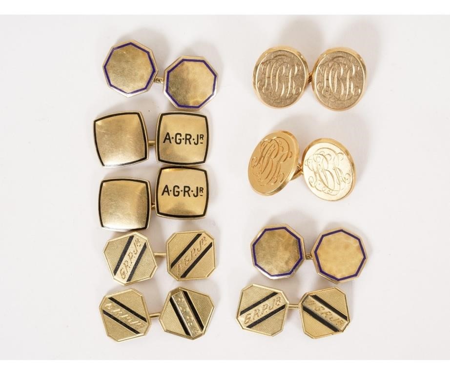 Pair of 18k gold men's cufflinks;