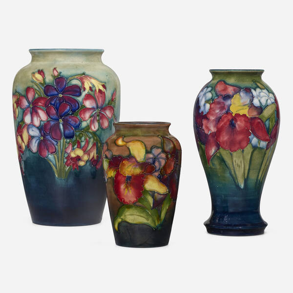 Moorcroft Pottery Collection of 27907f