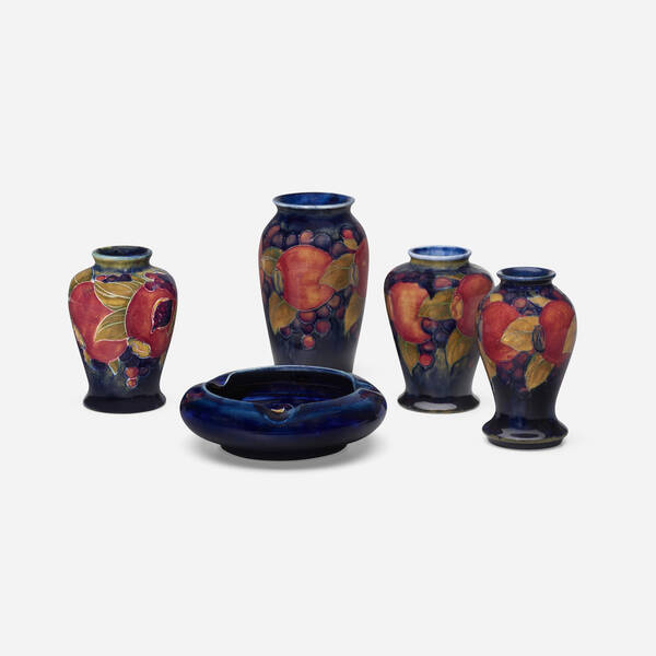 Moorcroft Pottery Collection of 27908a