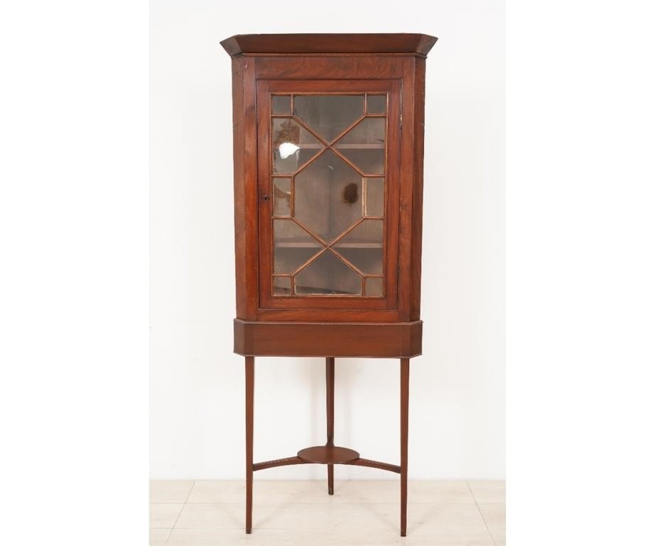 Georgian mahogany corner cupboard  282852