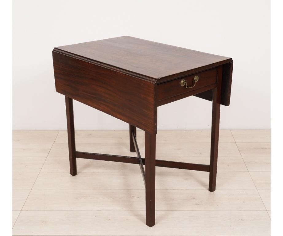 Chippendale mahogany Pembroke table  2828c4