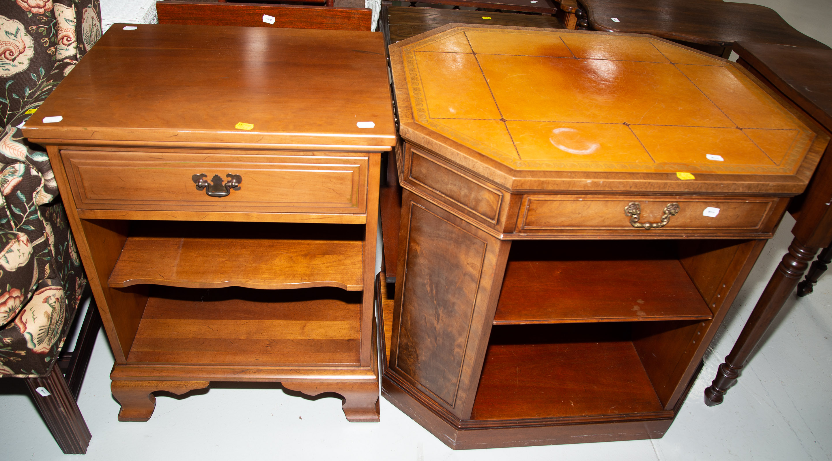TWO PIECES OF TRADITIONAL FURNITURE