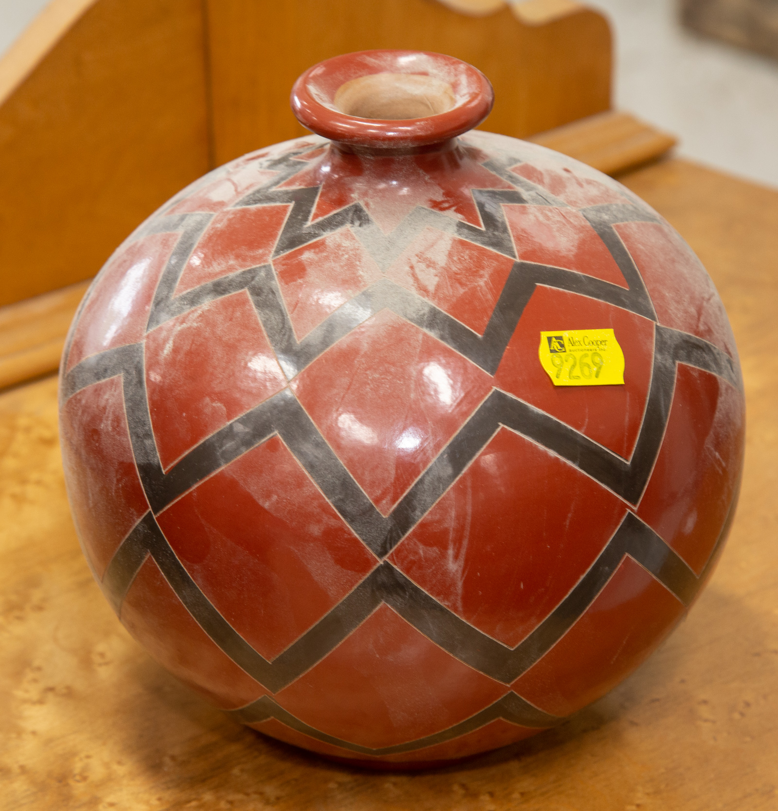 DAYSIS RIOS MEXICAN POTTERY VASE 288271