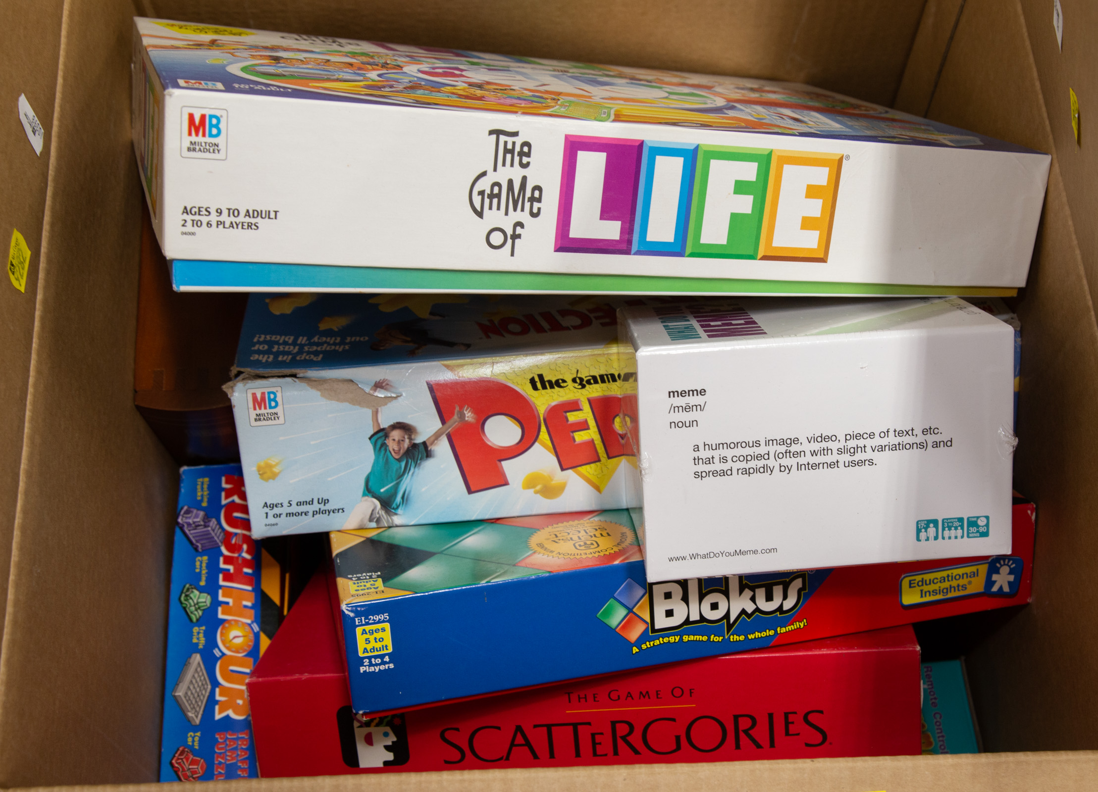 SELECTION OF BOARD GAMES & TOYS