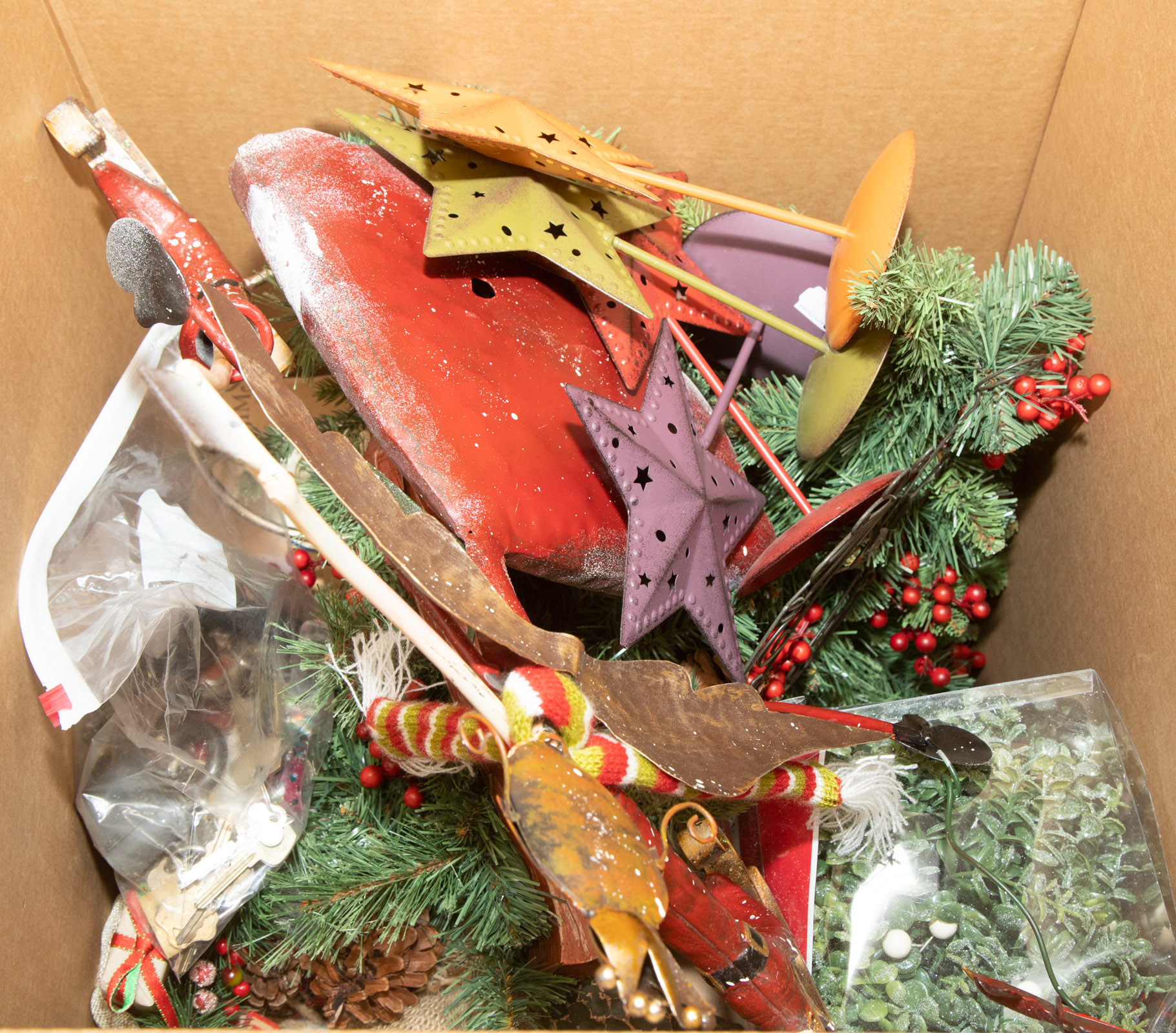 LARGE BOX OF CHRISTMAS ORNAMENTATION