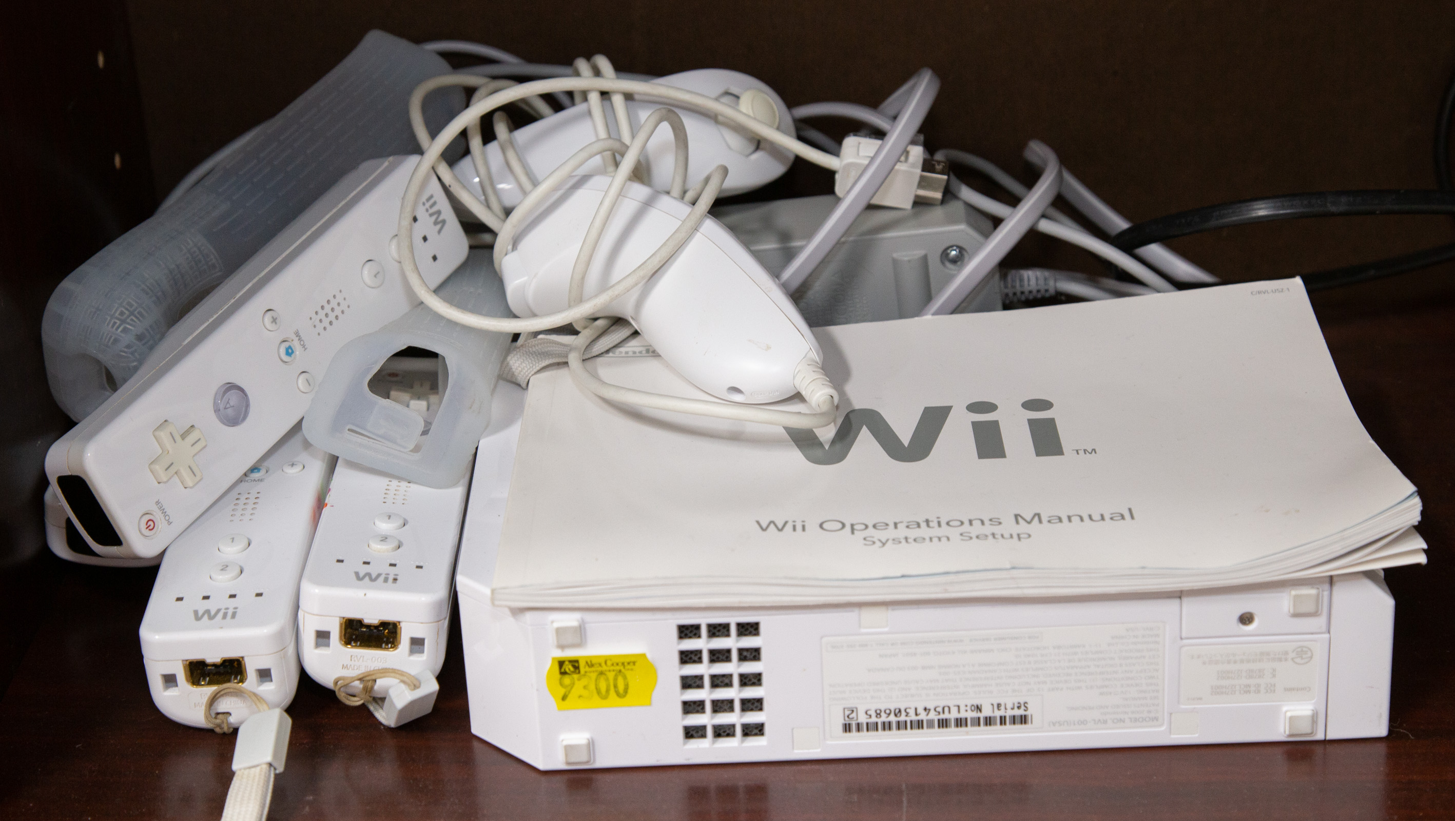 NINTENDO WII GAME SYSTEM  28828c