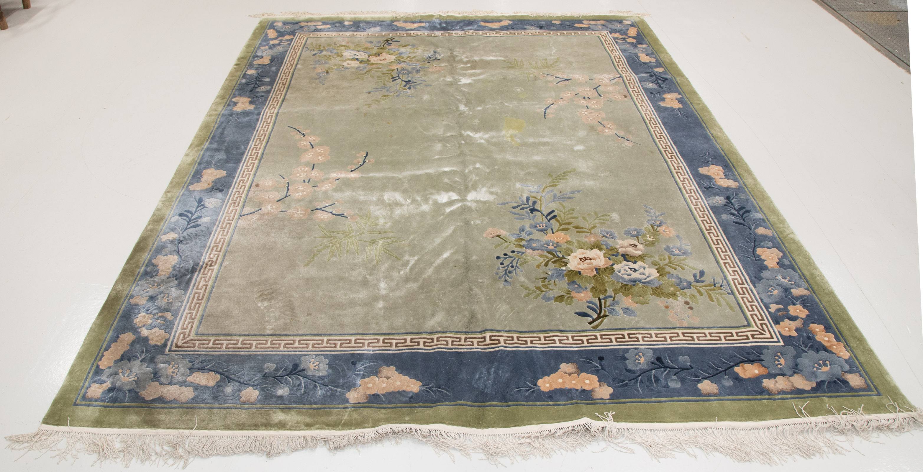 FLORAL DESIGN RUG, CHINA, 8.5 X