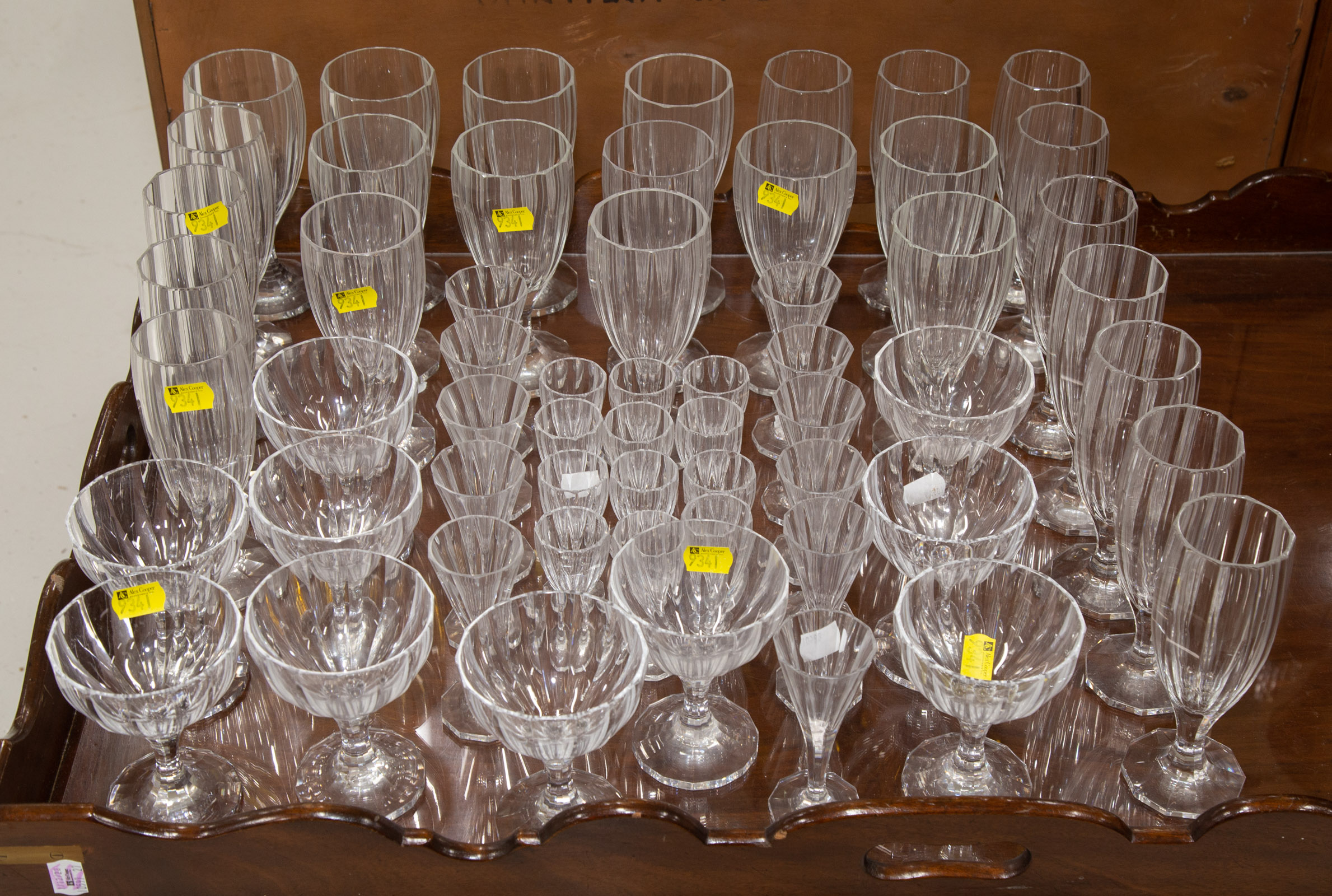 SET OF MID CENTURY MODERN GLASSWARE 2882b0