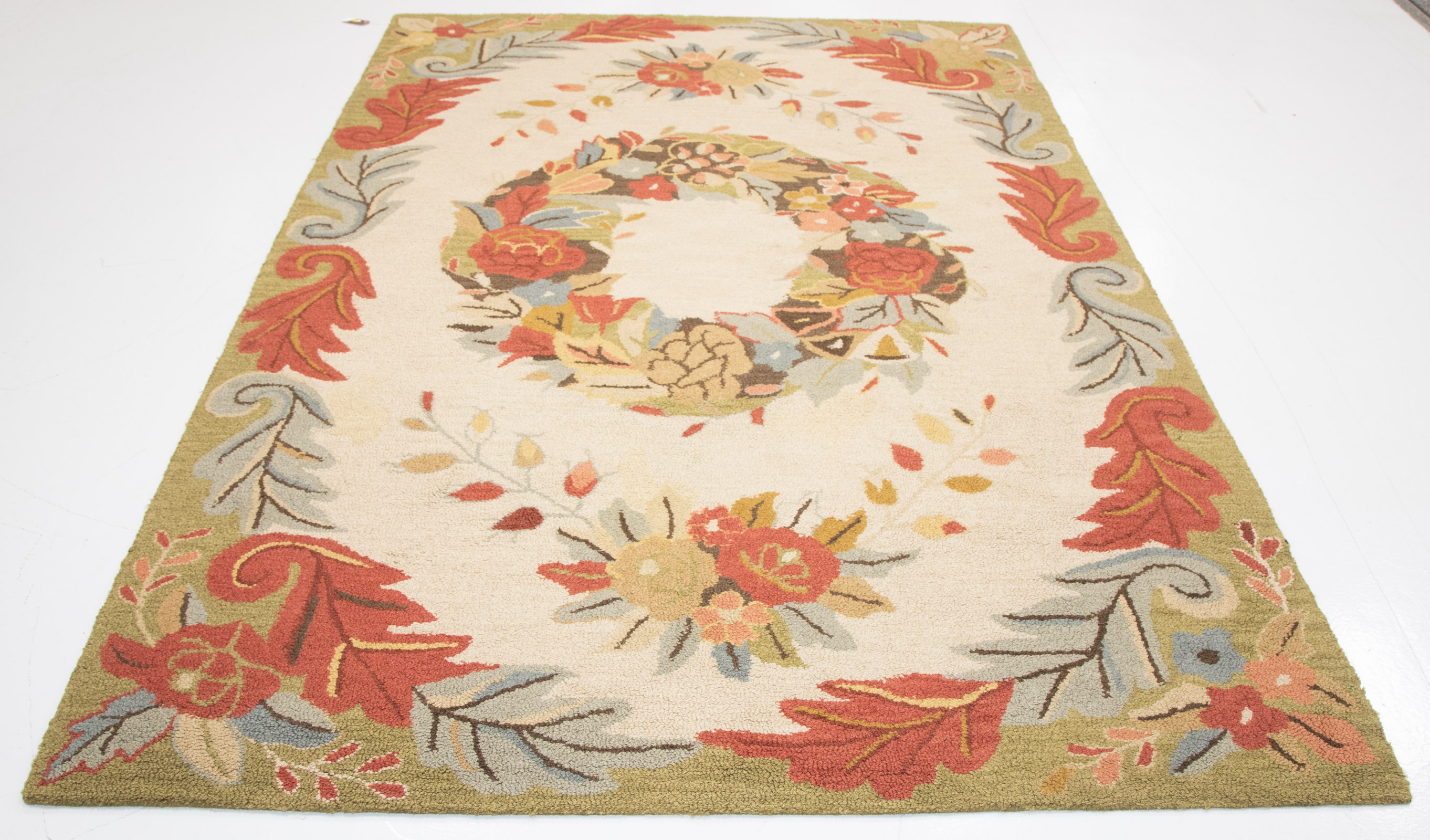 POTTERY BARN FLORAL WREATH RUG  2882b9