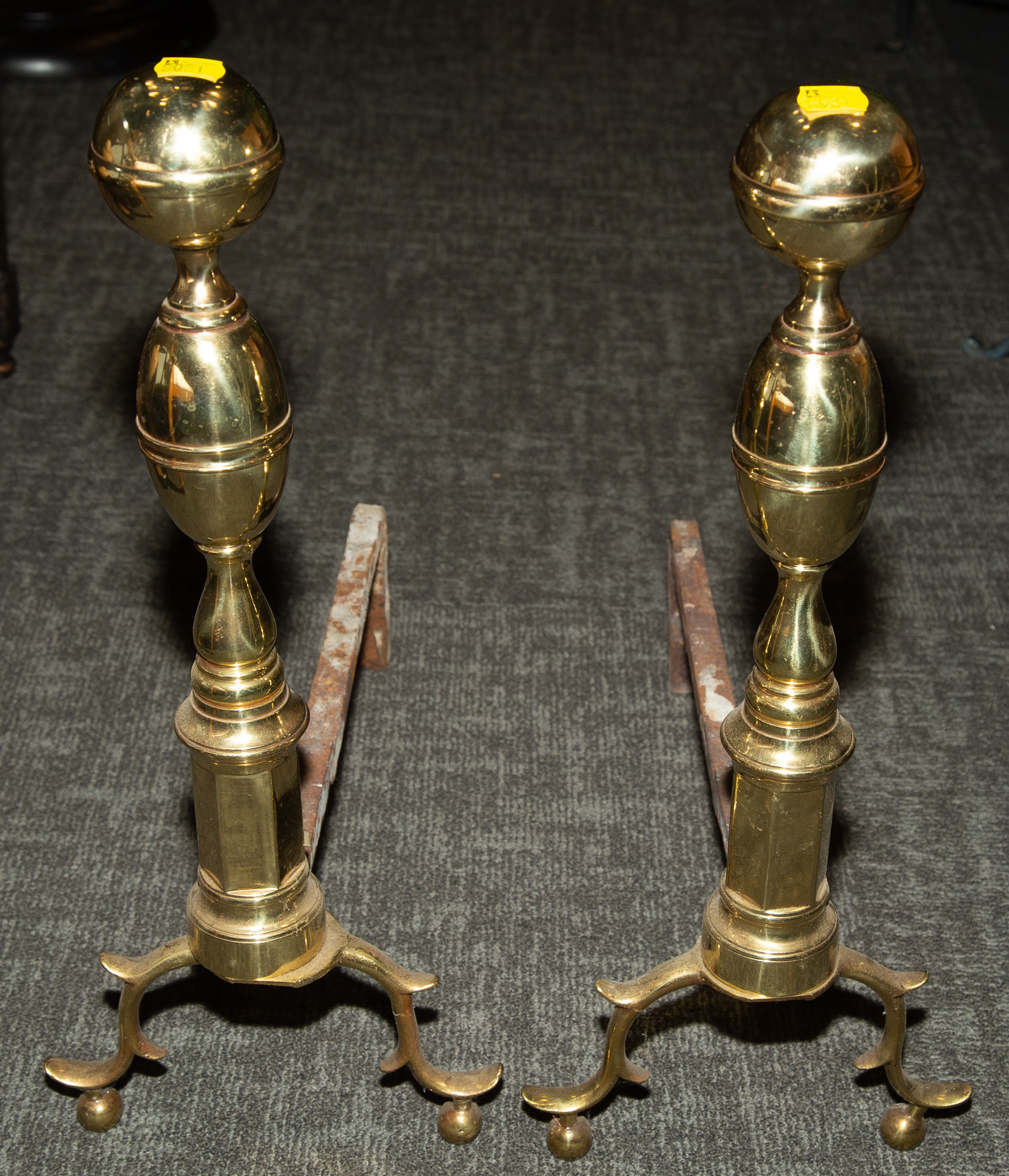 A PAIR OF BALL-TOP BRASS ANDIRONS