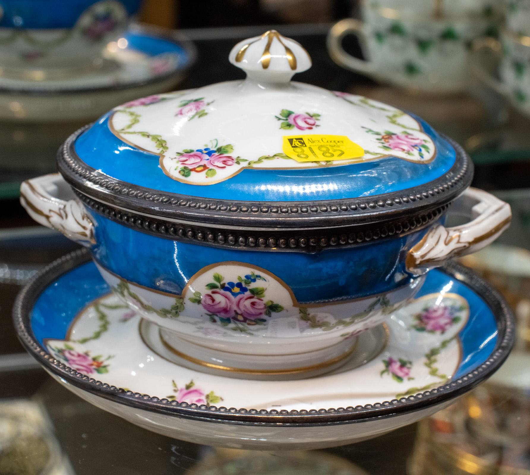 SEVRES STYLE PORCELAIN TREMBLEUSE 2884d2