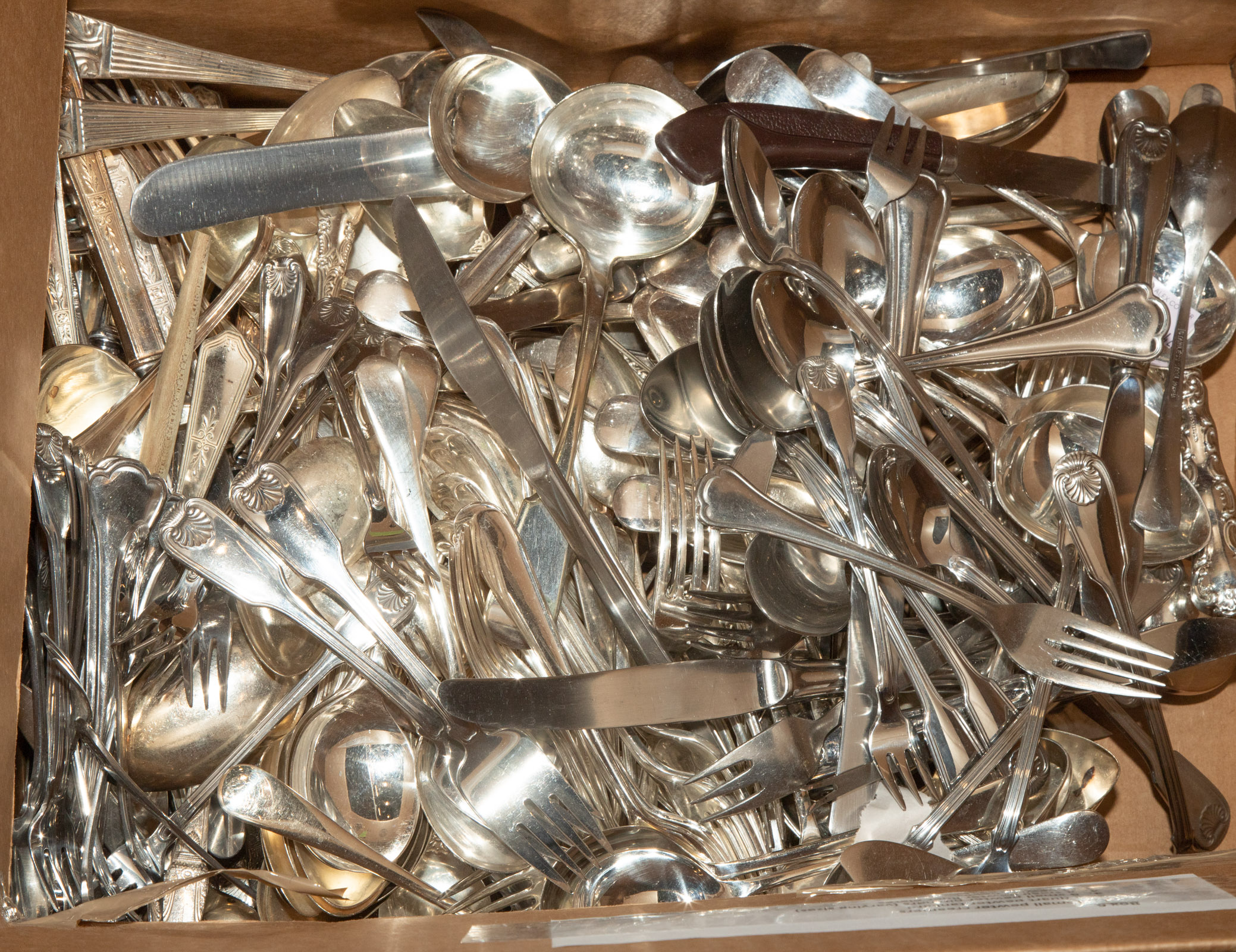 ASSORTMENT OF SILVER PLATED FLATWARE