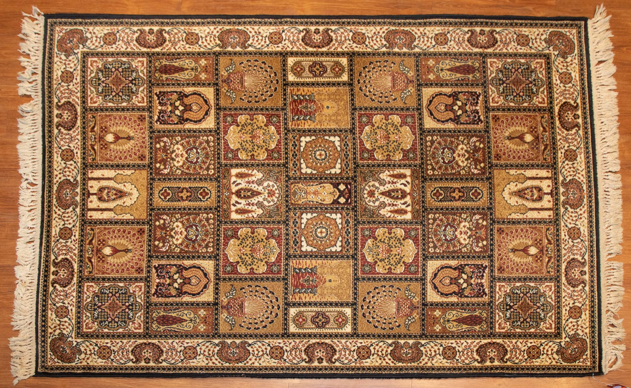 PERSIAN DESIGN RUG, 4.8 X 6.6 Fourth