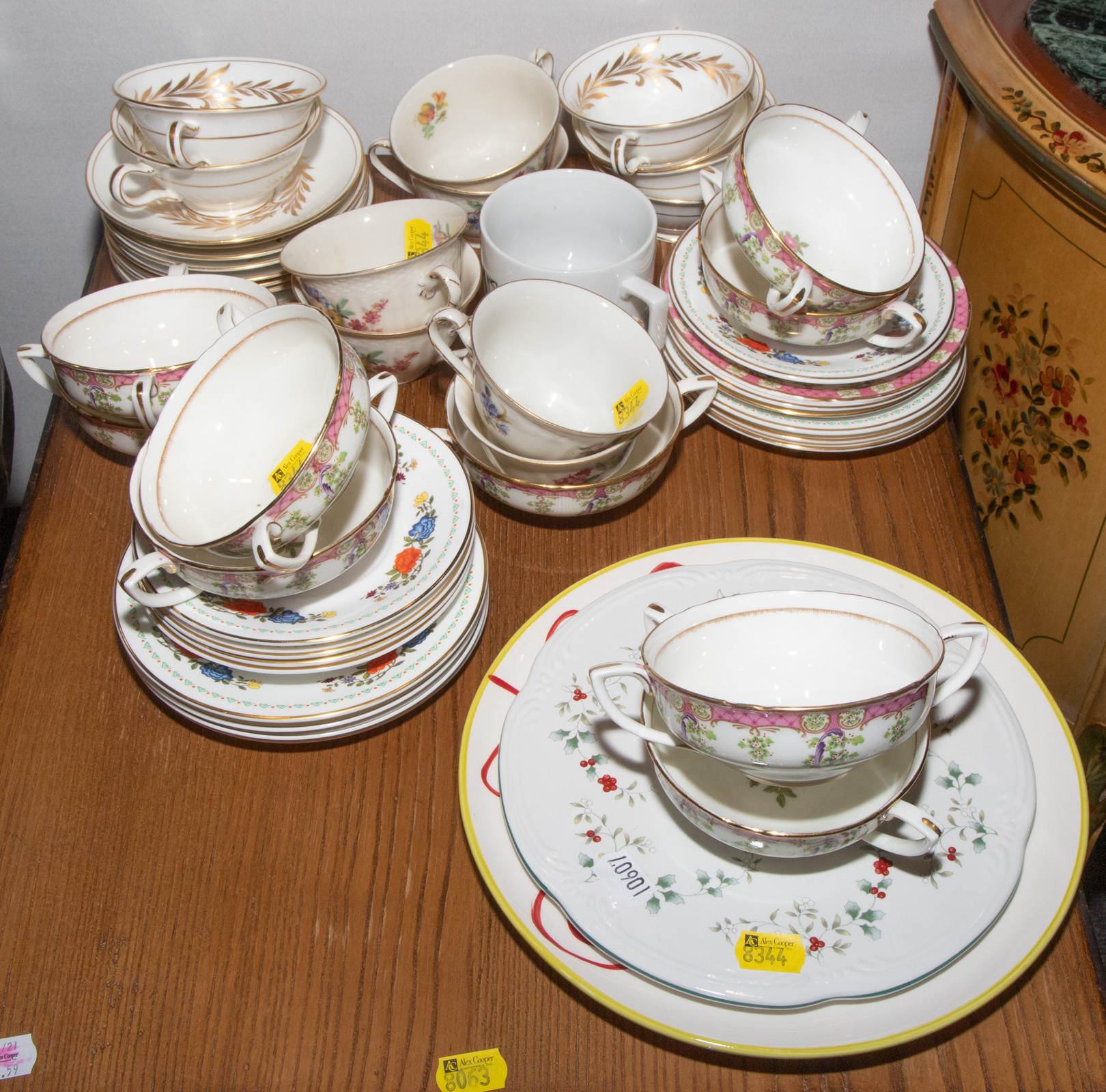 ASSORTED CHINA Includes Royal Worcester 2885e8