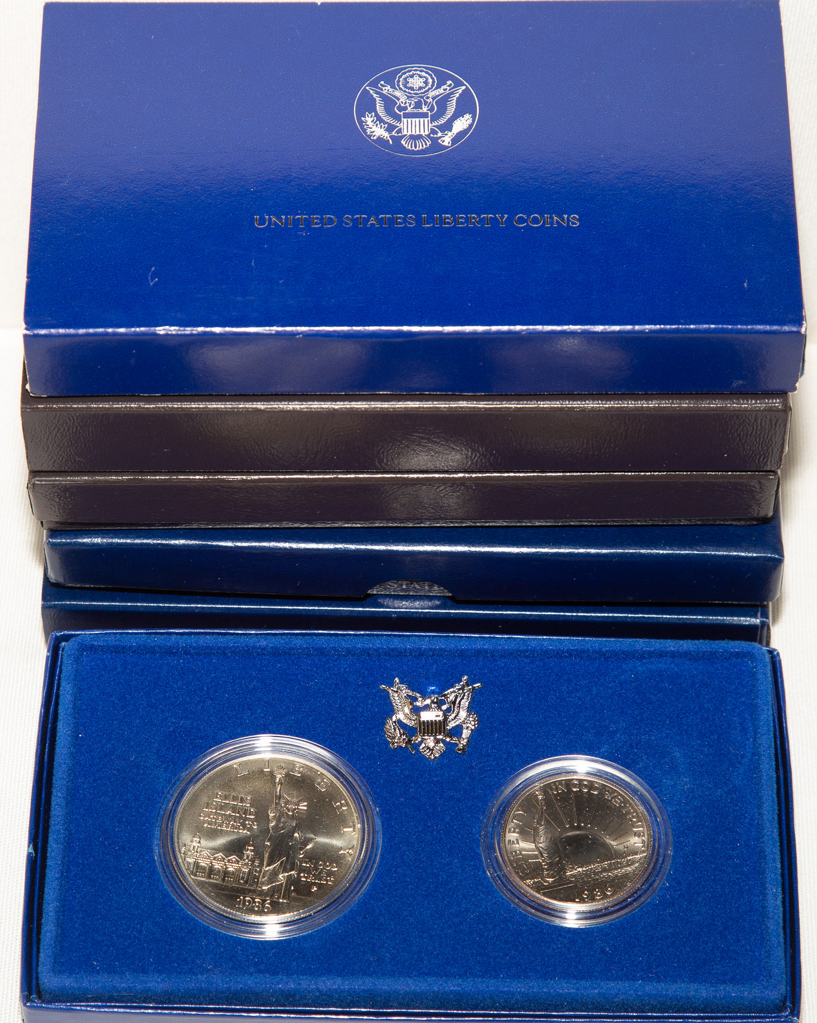 SIX COMMEMORATIVE SETS SILVER 288621