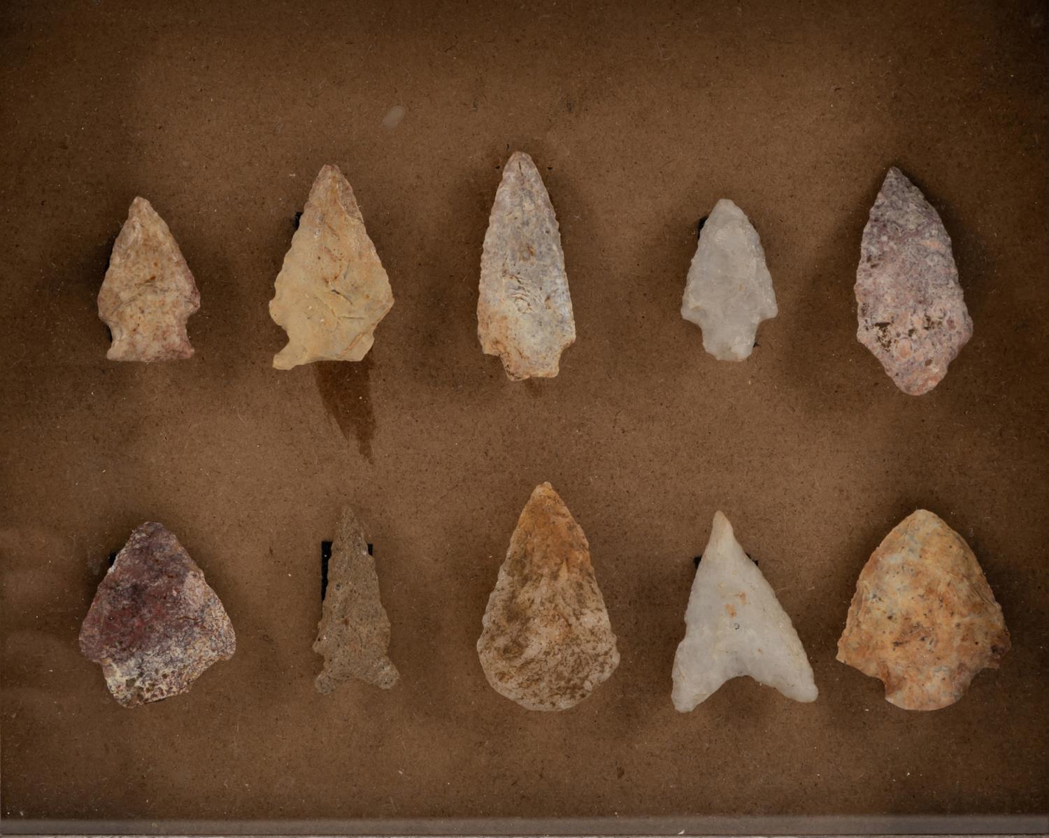 SHADOWBOX FRAMED GROUP OF ARROWHEADS