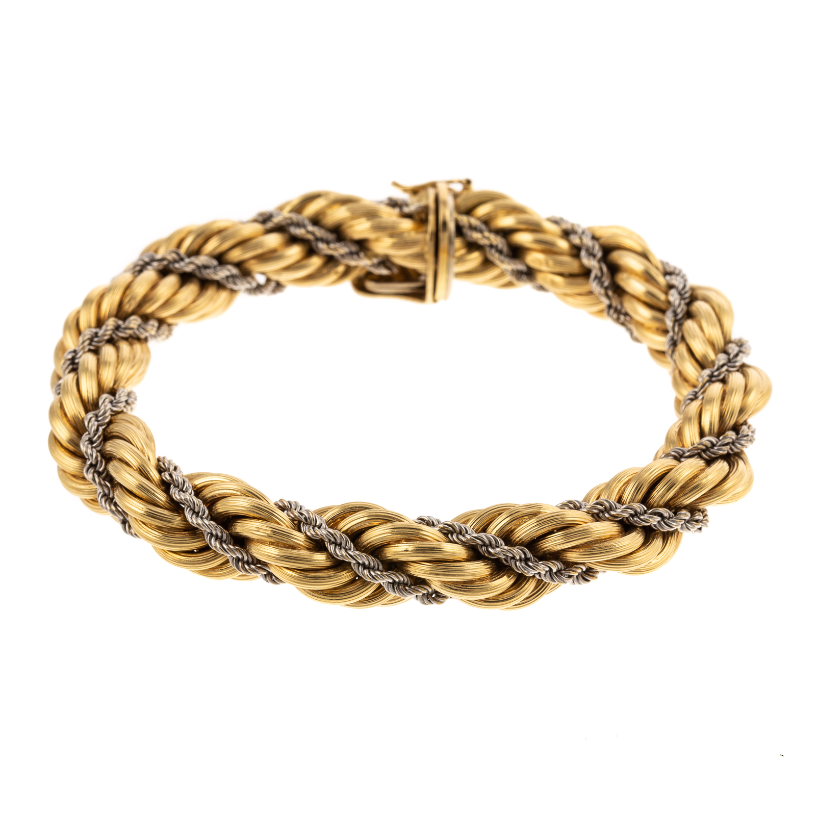 AN IMPRESSIVE TWISTED ROPE BRACELET