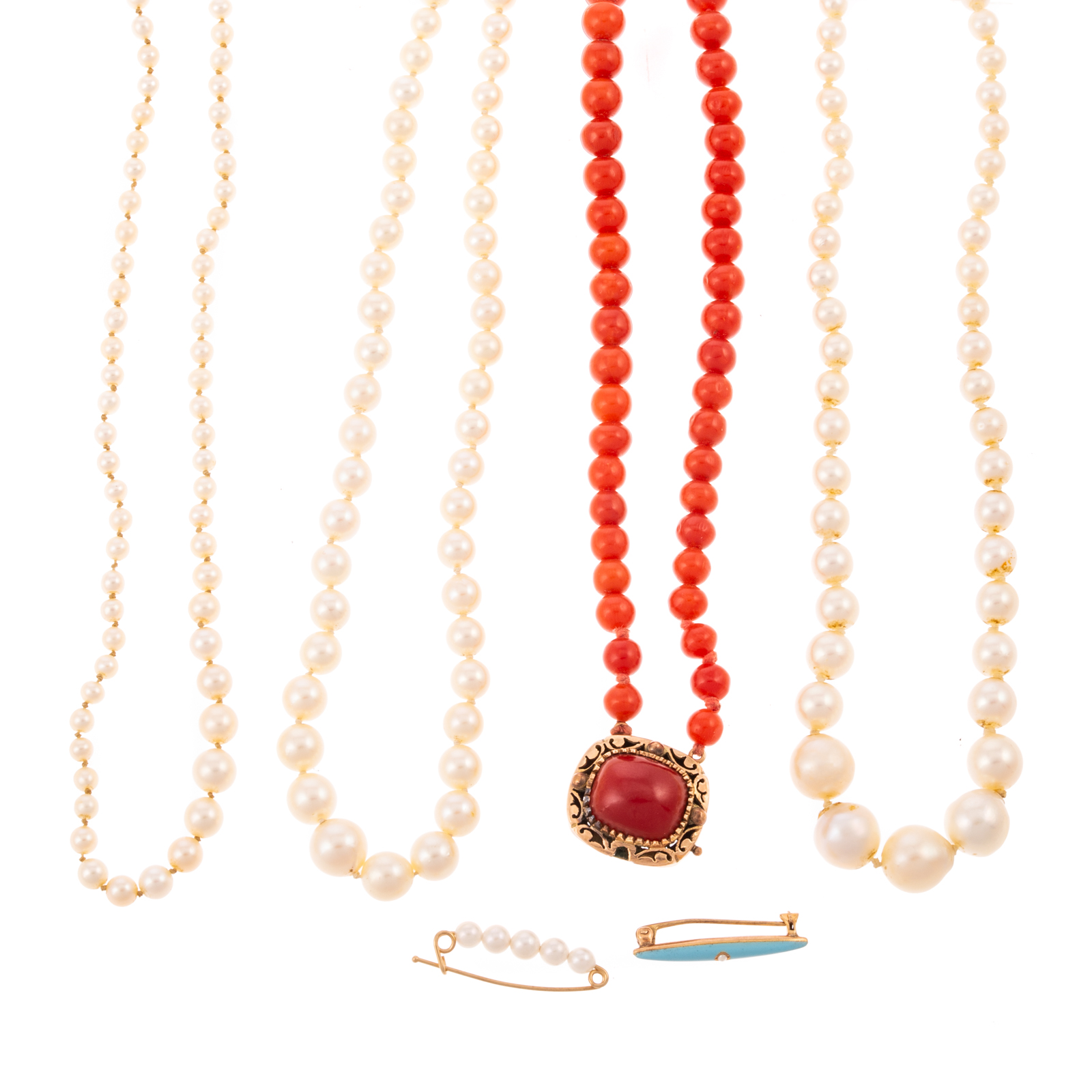 A COLLECTION OF PEARL CORAL NECKLACES 288d39