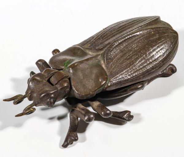 LARGE 1900S CAST IRON BEETLE STOVE