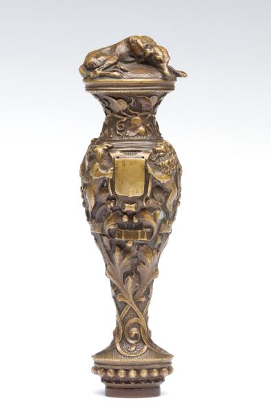 AN ORNATE HERALDIC THEME BRONZE 2890a8