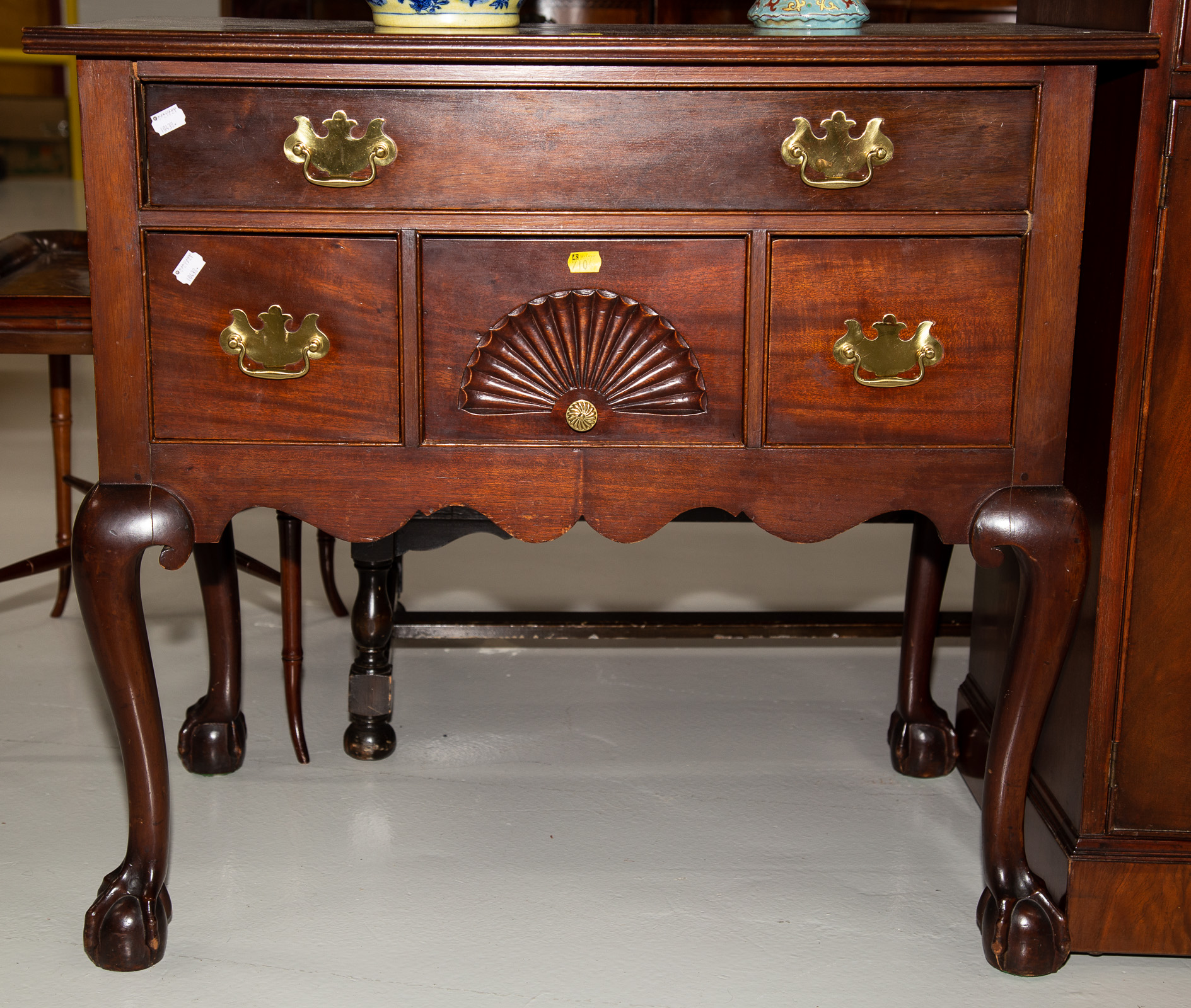 CHIPPENDALE STYLE MAHOGANY LOWBOY 2894cf