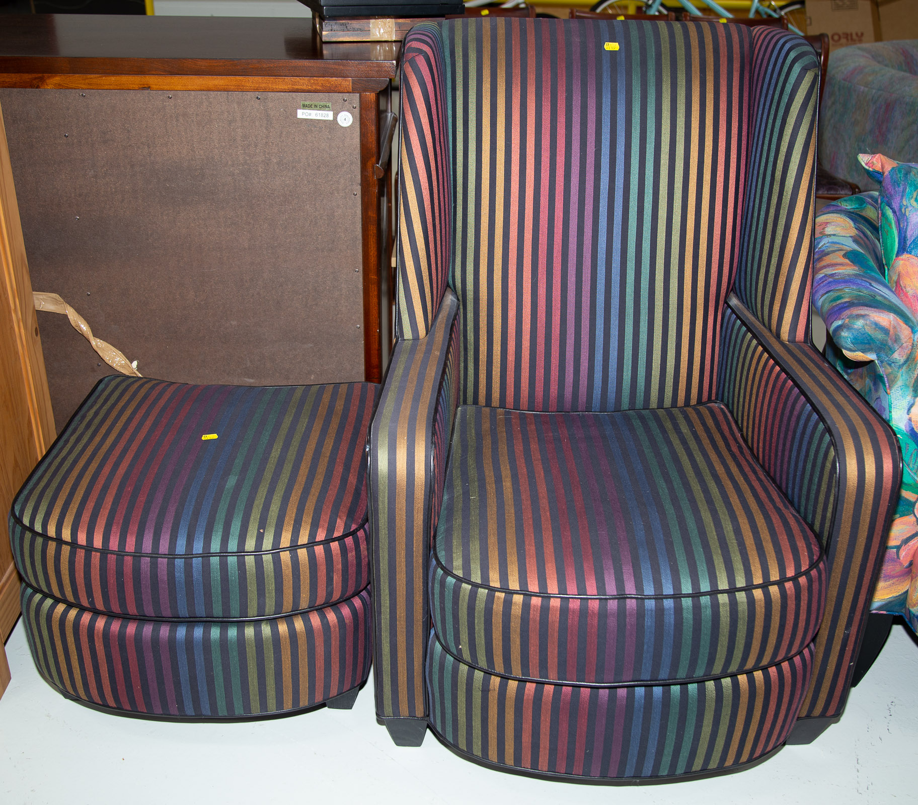 A PAIR OF BARREL BACK CHAIRS WING 289509