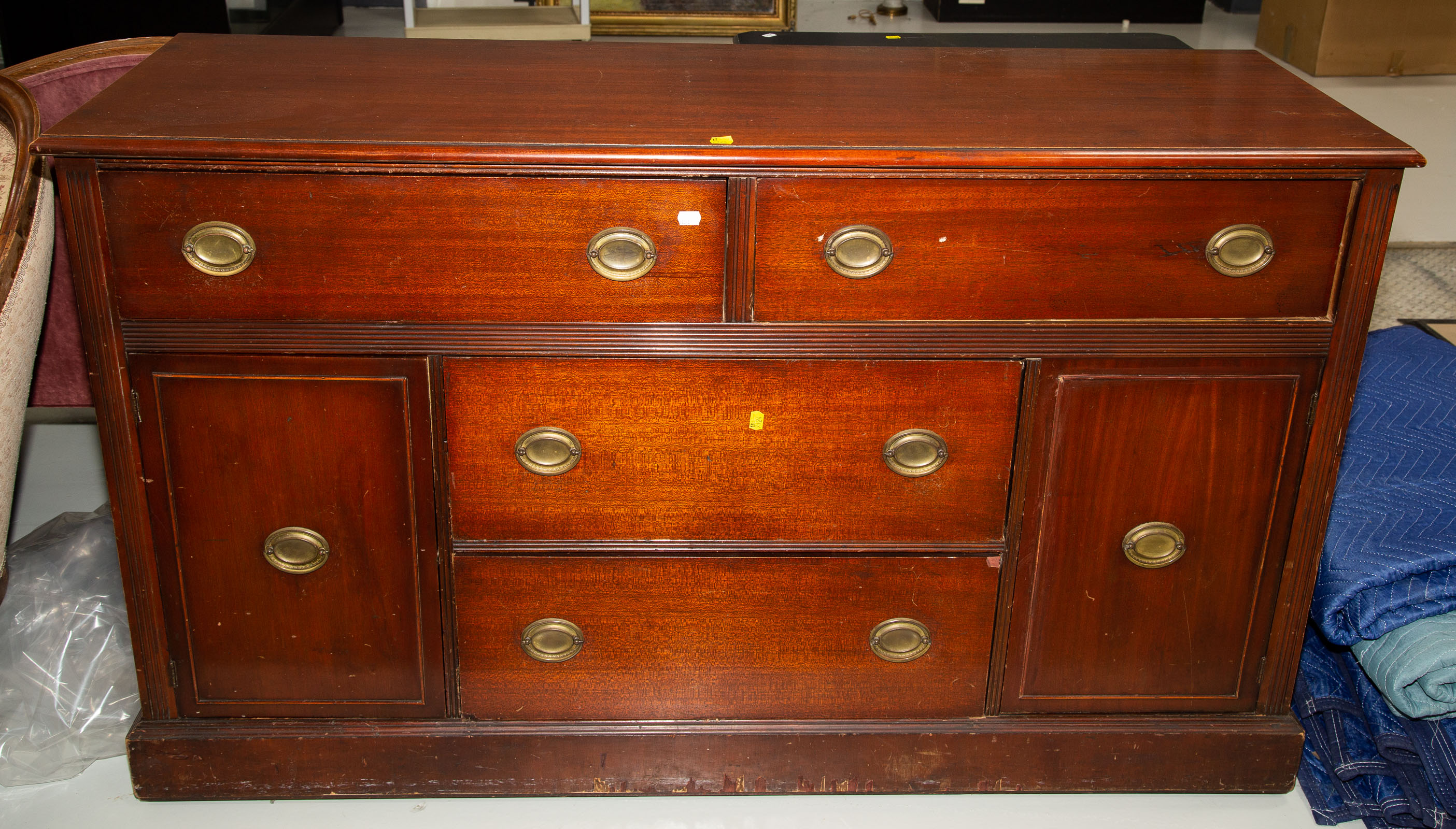 A GEORGIAN STYLE MAHOGANY BUFFET 28951c