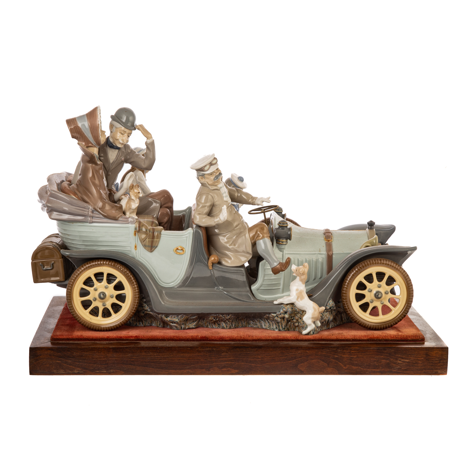 LLADRO PORCELAIN ANTIQUE CAR Issued 287863