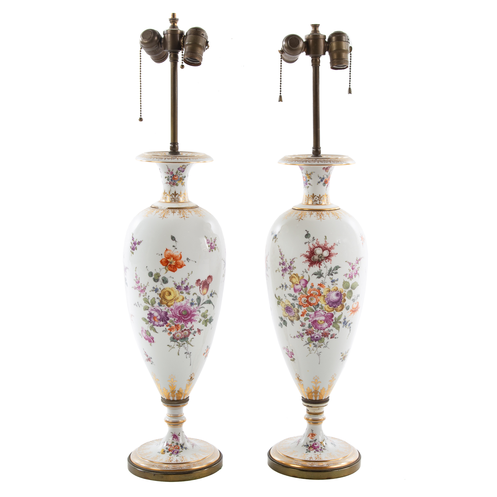 A PAIR OF DRESDEN PORCELAIN VASE 287870