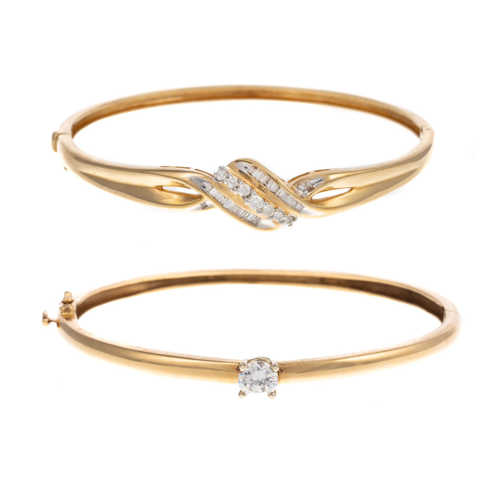 A PAIR OF 14K YELLOW GOLD DIAMOND