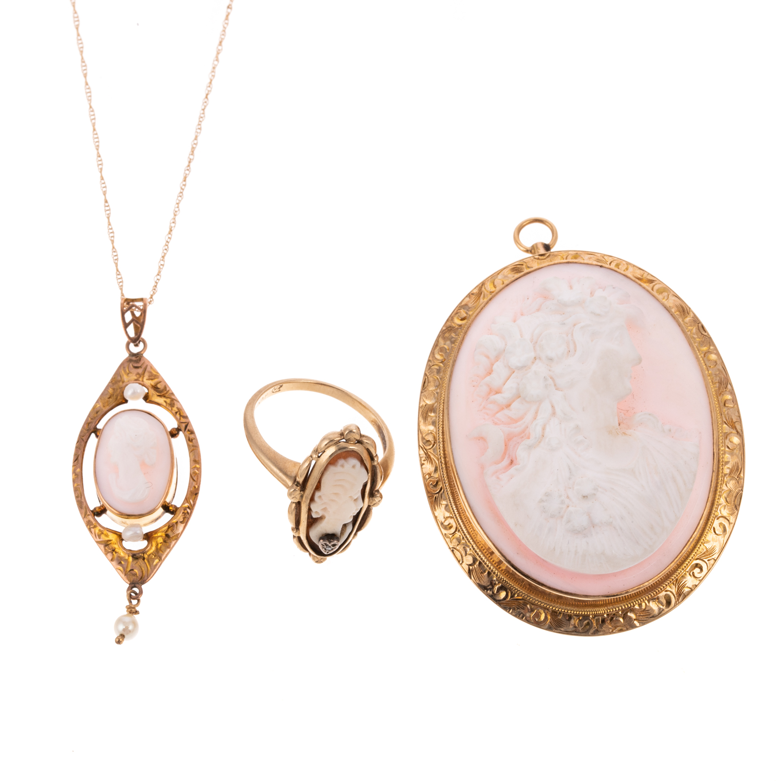 AN ASSORTMENT OF CAMEO JEWELRY