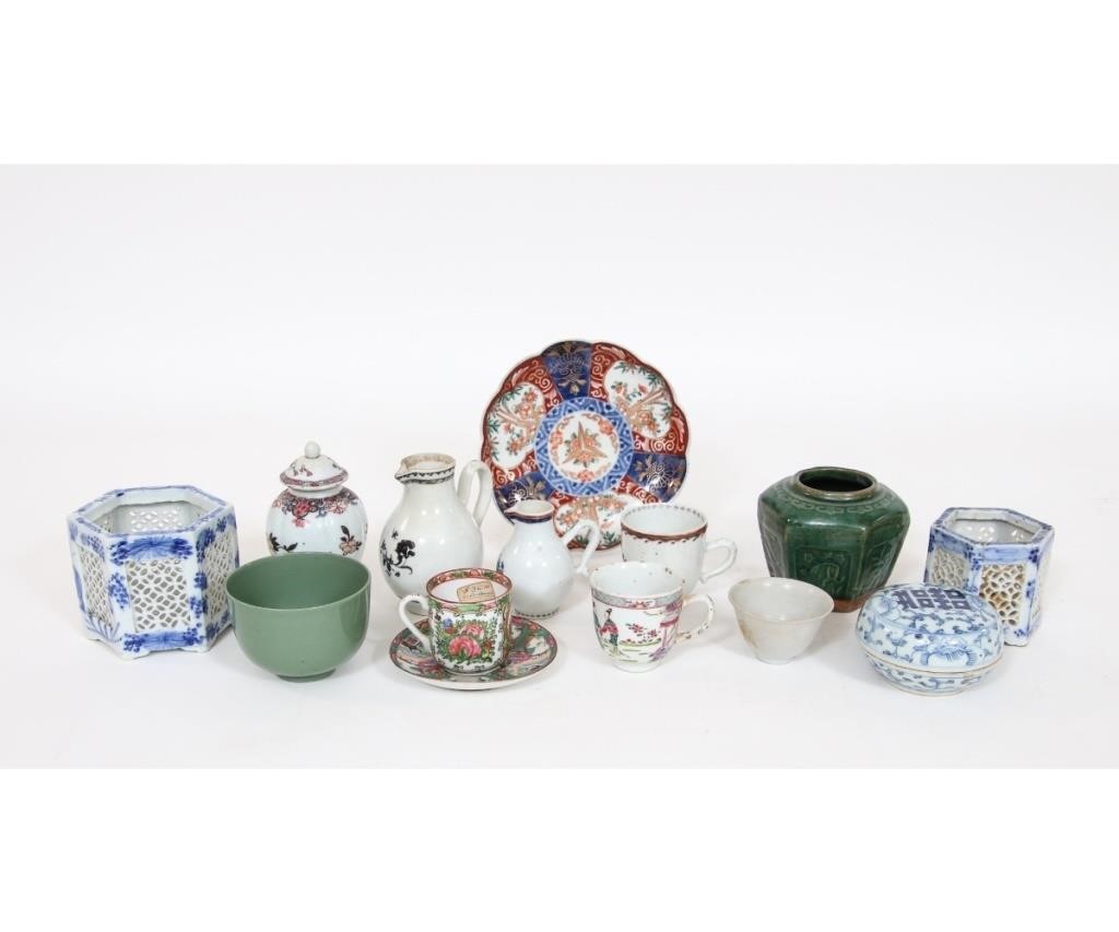 Thirteen pieces of Asian porcelain 28a670