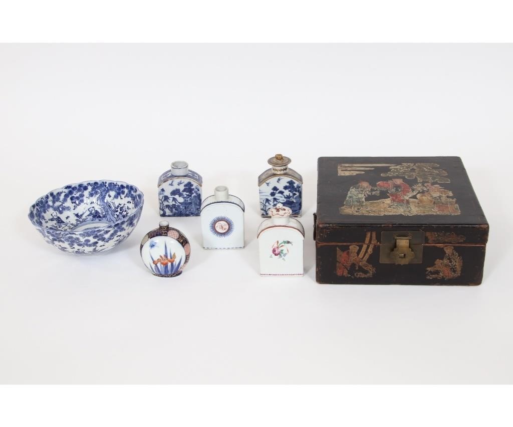 Four Chinese porcelain tea caddies  28a67b