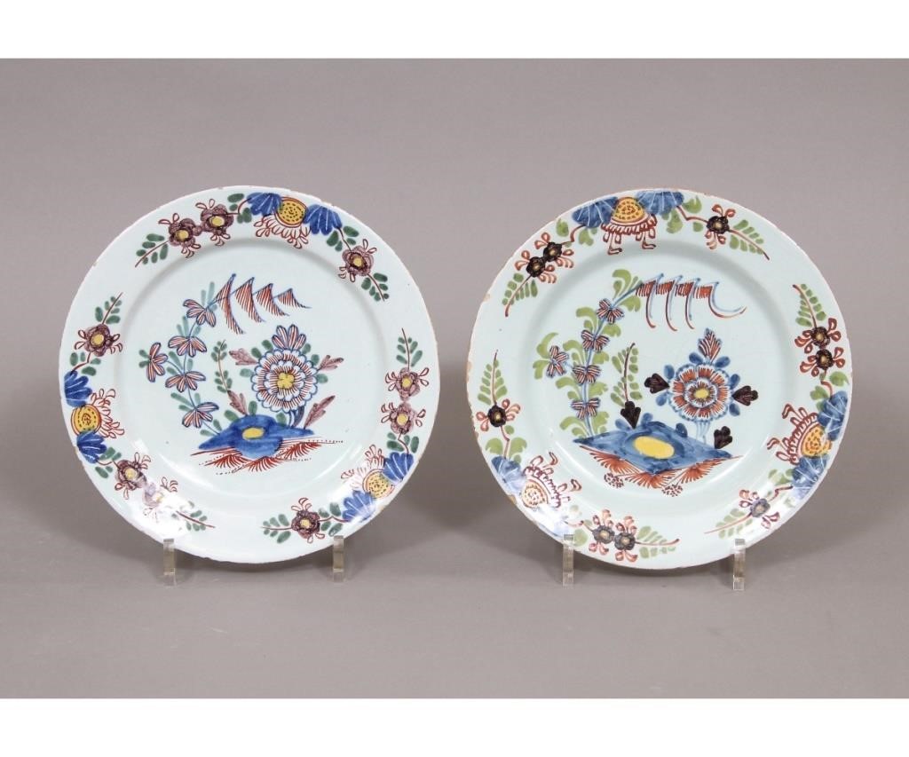 Two similar English Delft plates  28a6e6