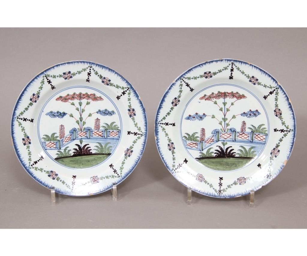 Pair of English Delft plates 18th 28a6e0