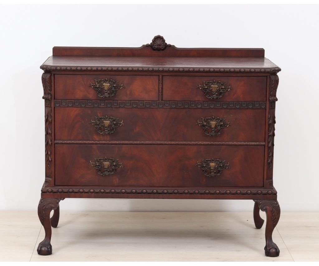 Ornate Chippendale style mahogany 28a787