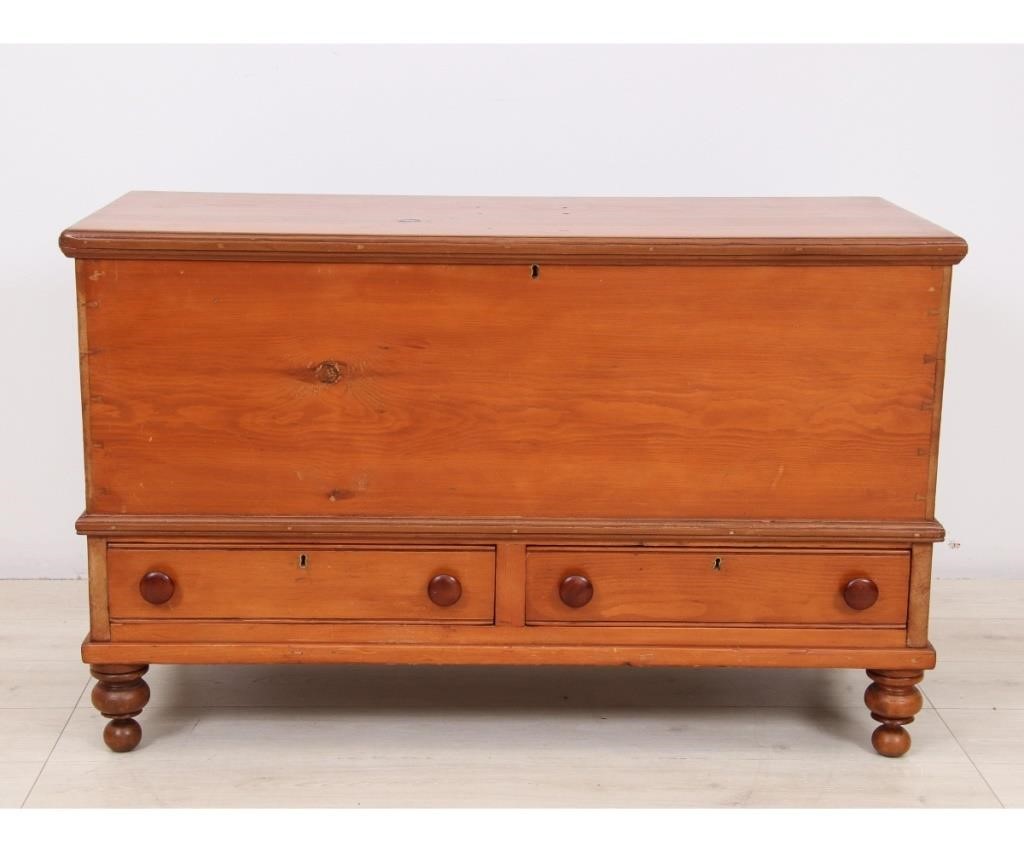 Pine blanket chest, circa 1830, with