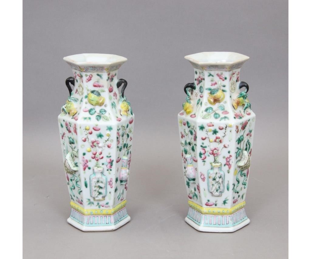 Fine pair of Chinese porcelain