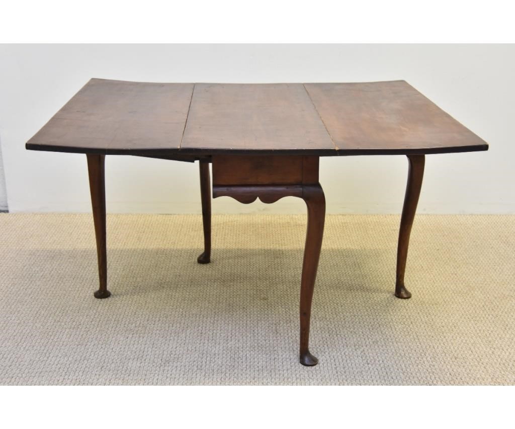 English Queen Anne drop-leaf table
29"h