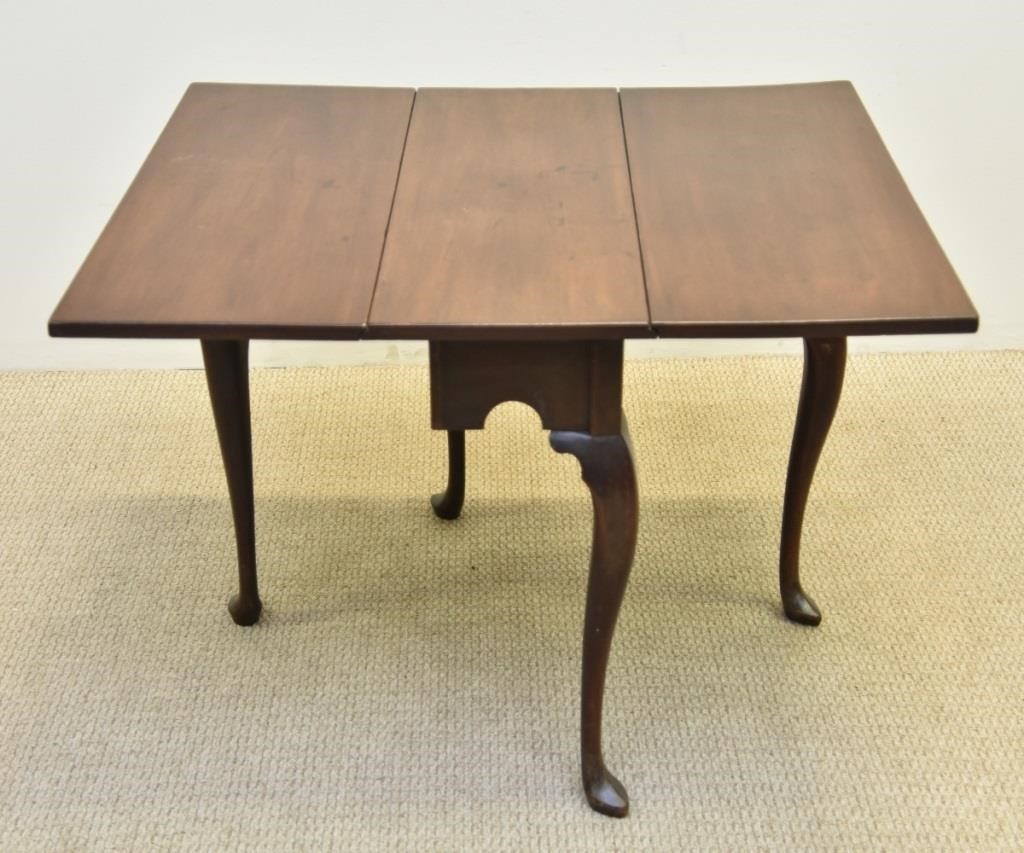 Queen Anne mahogany drop-leaf table,