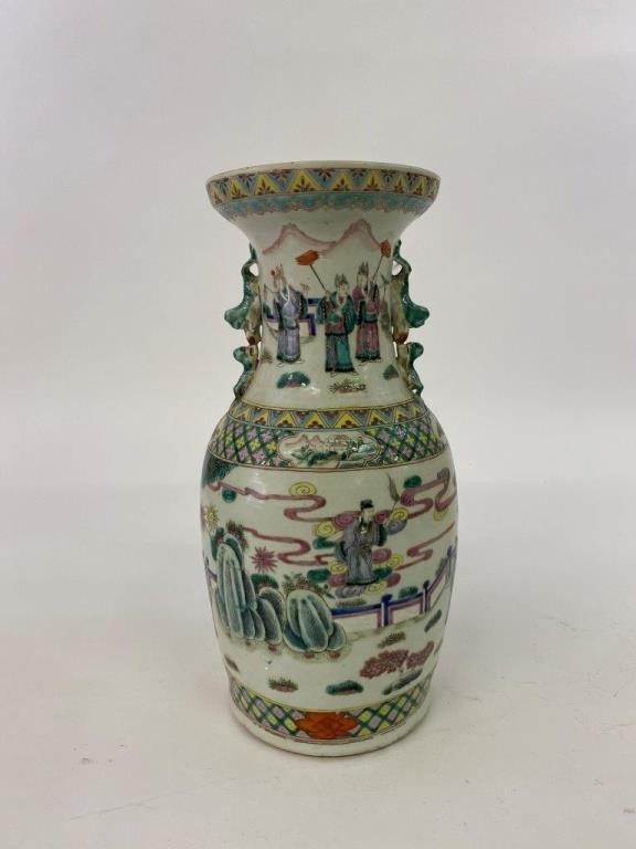 Colorful Chinese porcelain urn,