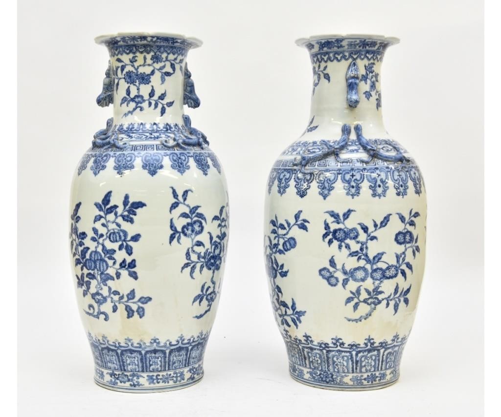 Two similar blue white Chinese 28b399