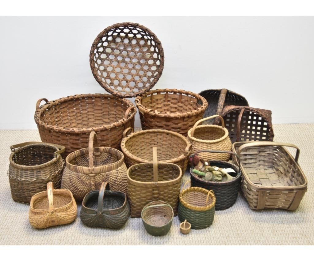 Collection of baskets including 28b44e