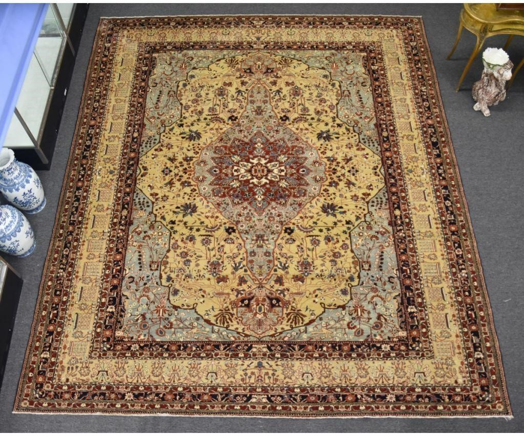 Room size Turkish carpet with center