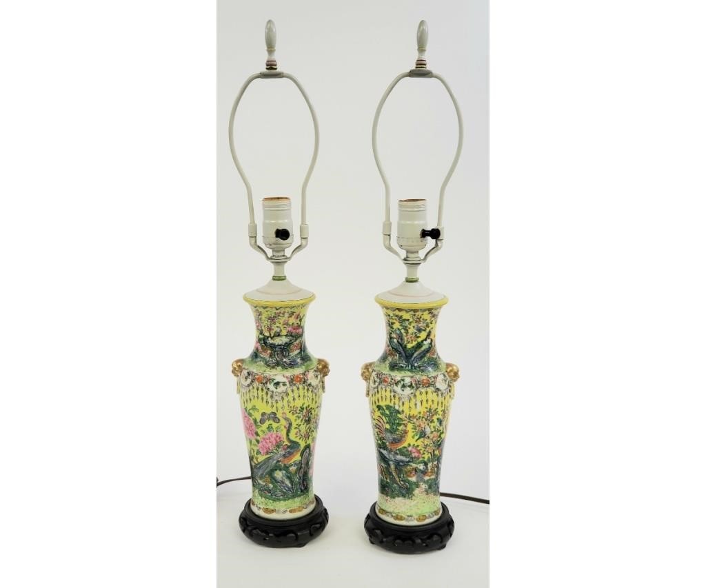 Pair of Chinese famille rose porcelain 28b4e0