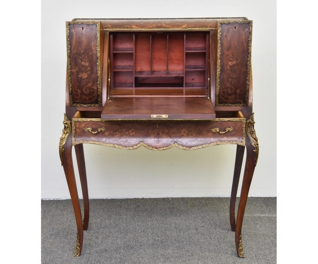 Fine marquetry inlaid French desk,