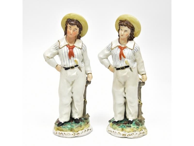 Pair of Staffordshire sailors  28b6e2