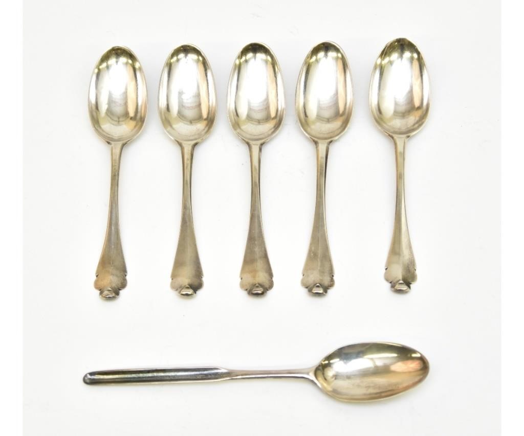 Five early English hallmarked tablespoons