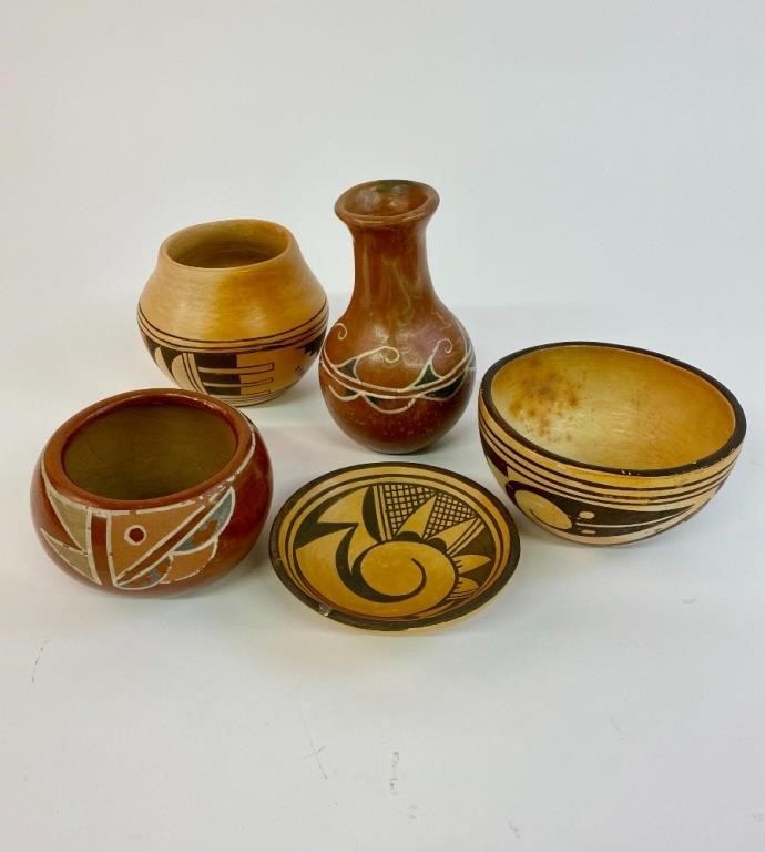 Five pieces of Southwest Indian pottery,